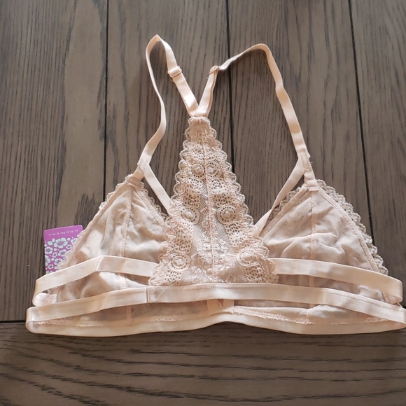 🍑 Peach Bralette - Picture 2 of 4